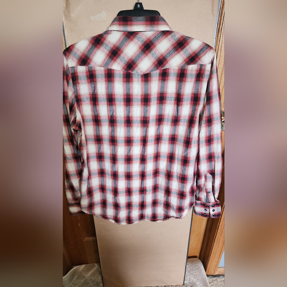 American Eagle Outfitters AE Men’s Red Vintage Fit Plaid Black Snap Button Up